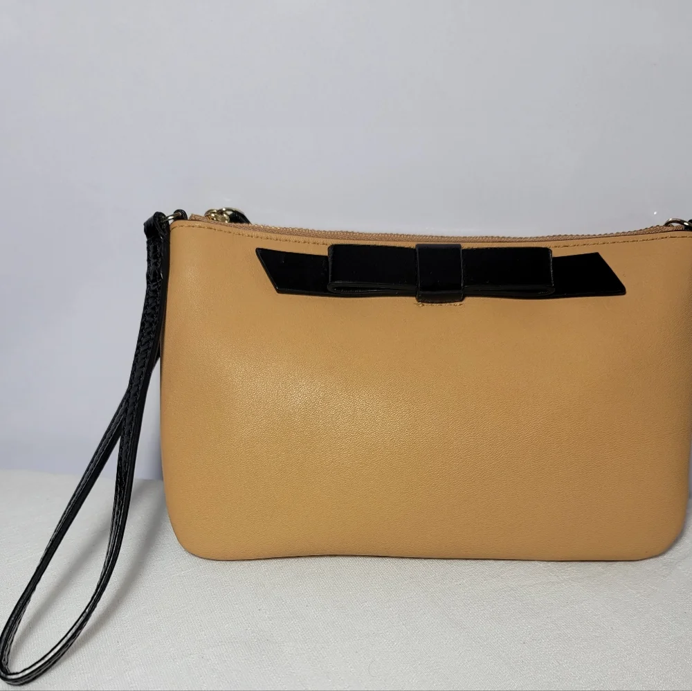 Kate spade New York Creamy Caramel Brown Wristlet.